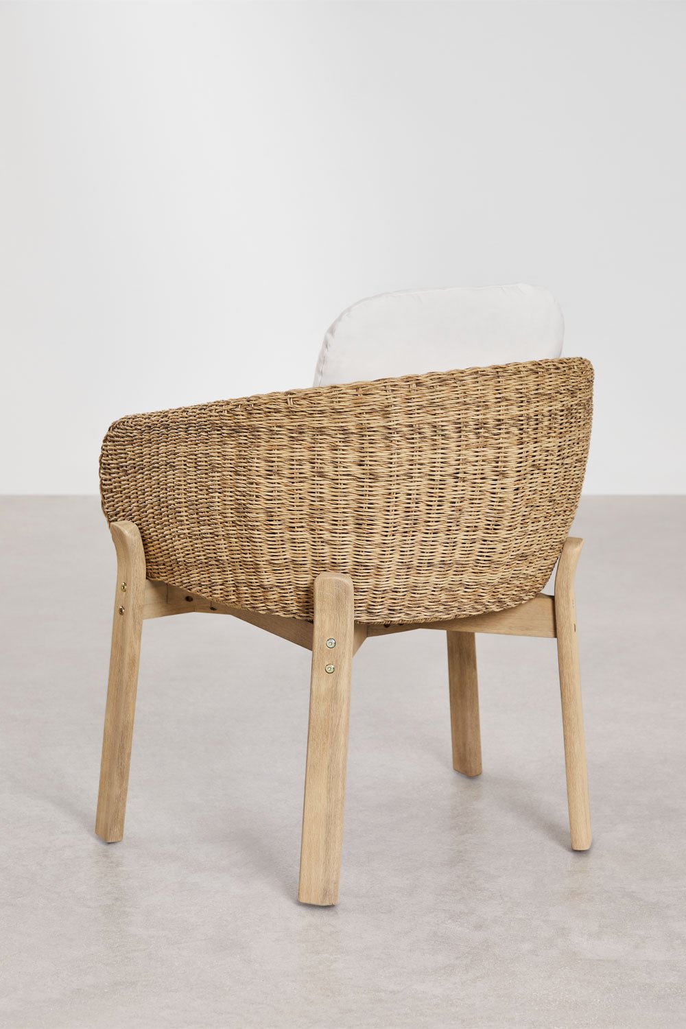 Sedie da pranzo Leilan in legno di acacia e rattan sintetico con braccioli, set da 2