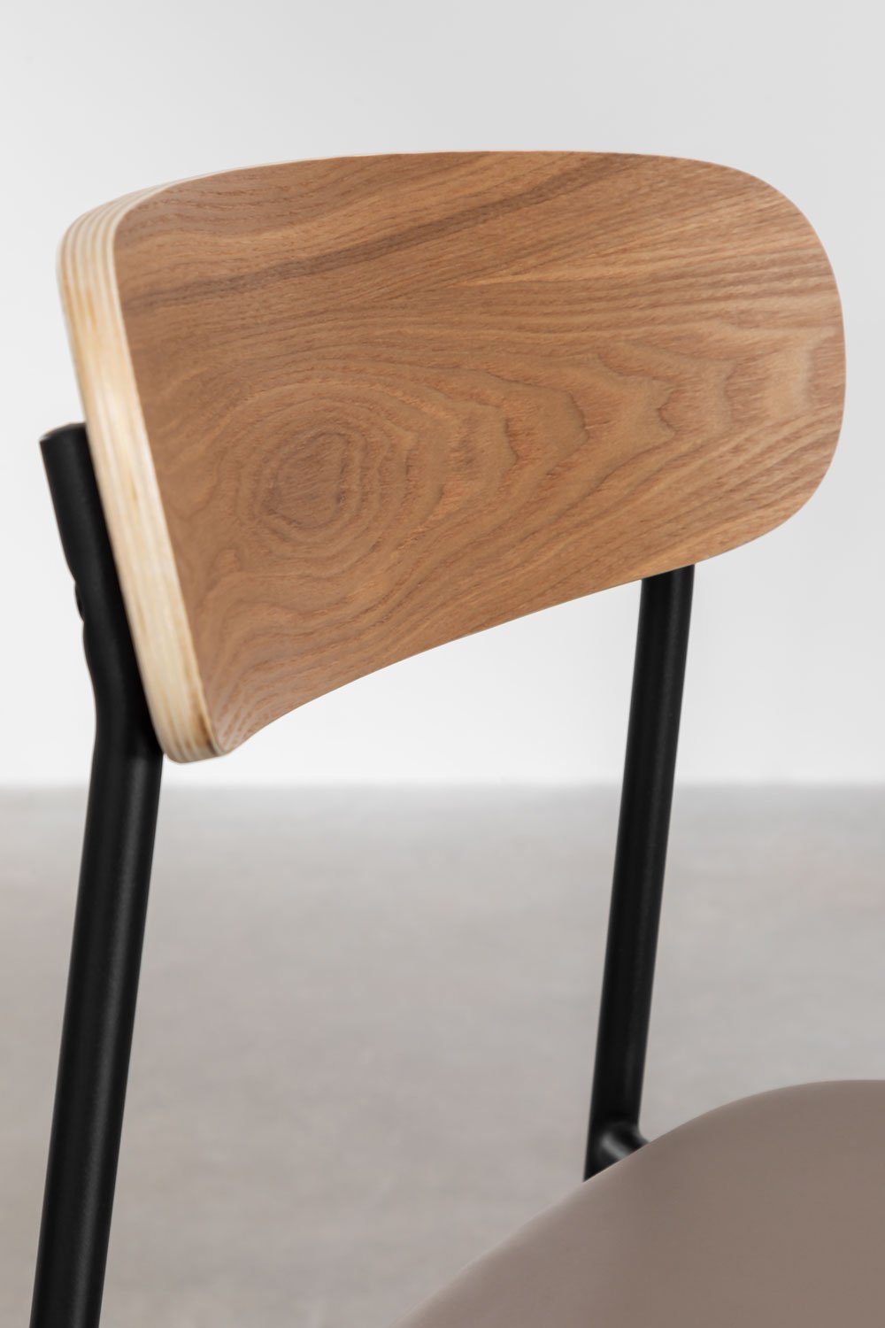 Set di 2 sedie da pranzo impilabili in ferro e legno Wilpier