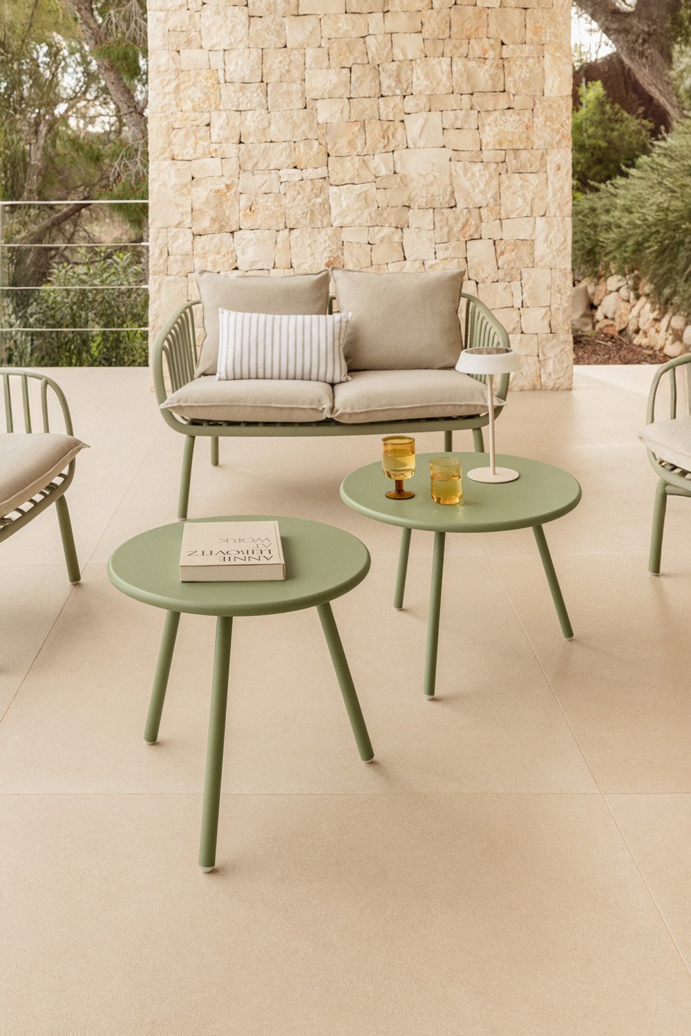 Set di 2 tavolini da giardino in ferro Aradina
