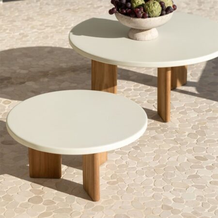 Set di 2 tavolini da giardino rotondi in alluminio Yervin
