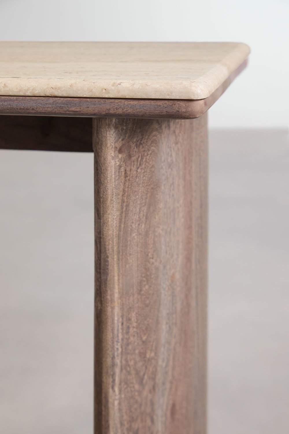 Set di 2 tavolini quadrati in travertino e legno di acacia Casilda