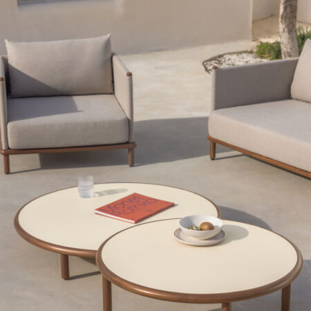 Set di 2 tavolini rotondi da giardino in legno di acacia Olivia