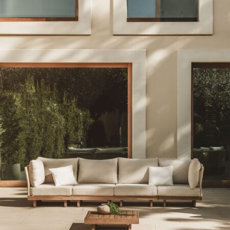Set di divani modulari Dailin da 4 pezzi con 2 poltrone angolari e tavolino in legno di acacia