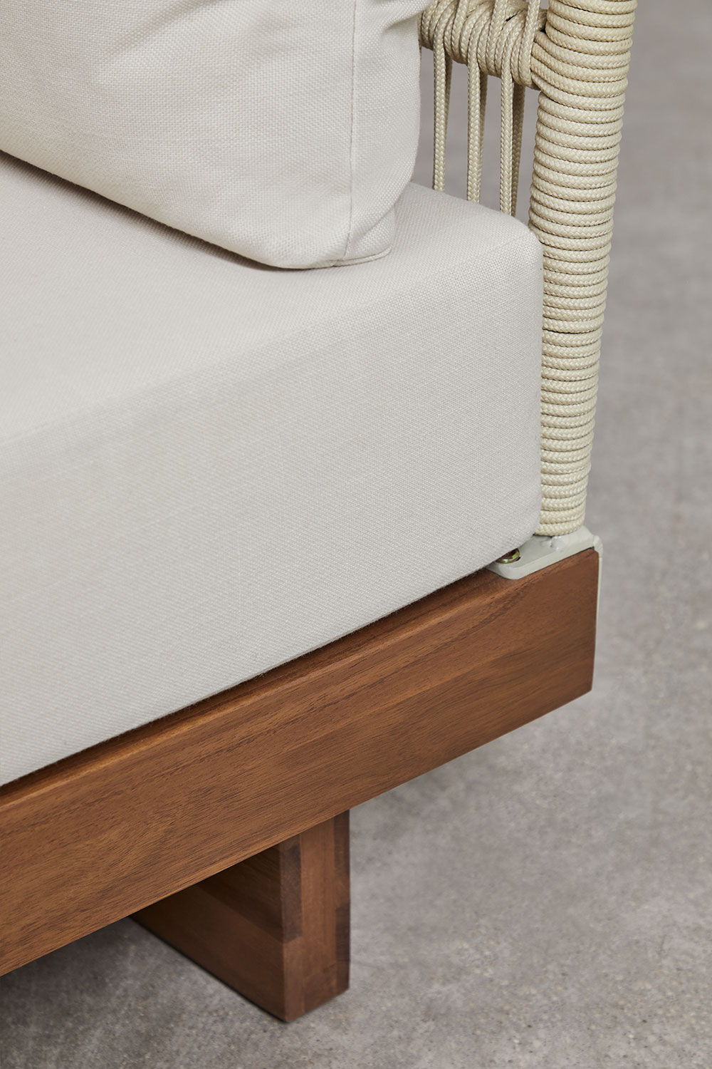 Set di divani modulari Dailin da 4 pezzi con 2 sedie angolari e poltrona in legno di acacia