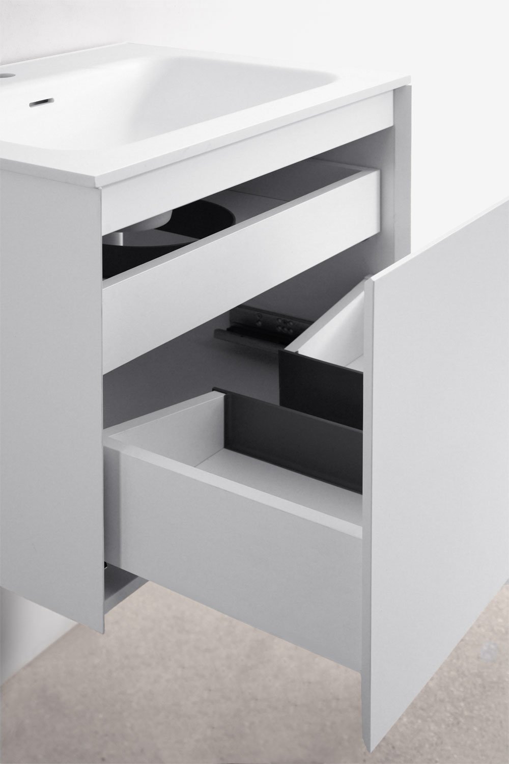Set mobili da bagno in legno Macrae con lavabo integrato