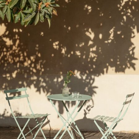 Set da giardino con tavolo rotondo Ø60 cm in acciaio e 2 sedie pieghevoli Sergey