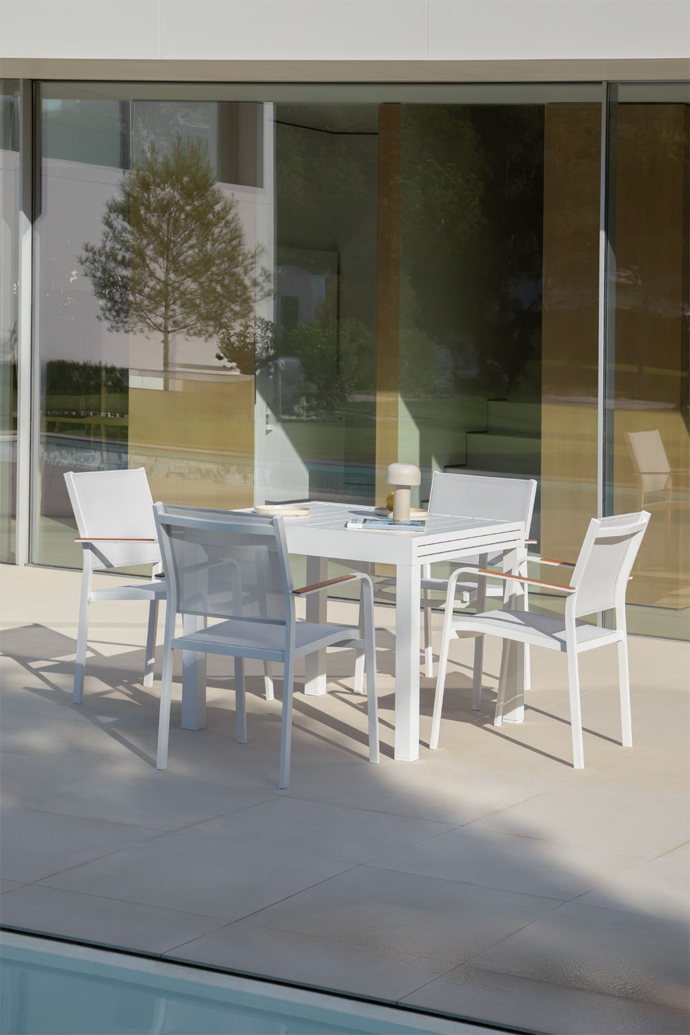 Set tavolo rettangolare 90-180x90 cm allungabile in alluminio Starmi e 4 sedie da giardino impilabili Archer in alluminio