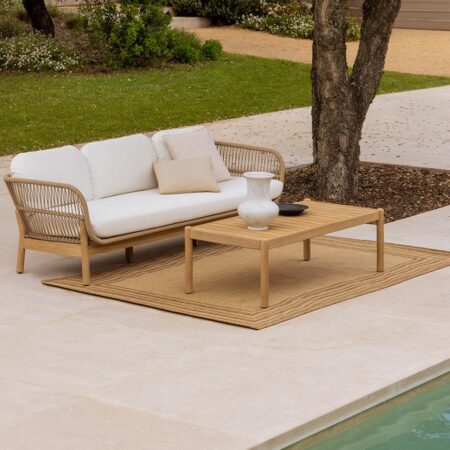 Set da giardino con divano a 3 posti e tavolino rettangolare 120x60 cm in alluminio e legno di acacia Karvia