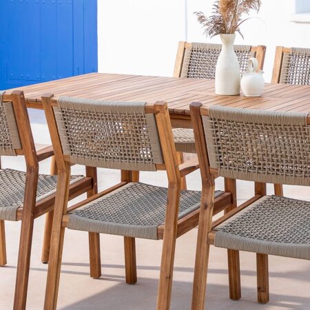 Set tavolo rettangolare 160-210x90 cm allungabile e 6 sedie da giardino con braccioli in legno di acacia Tenay
