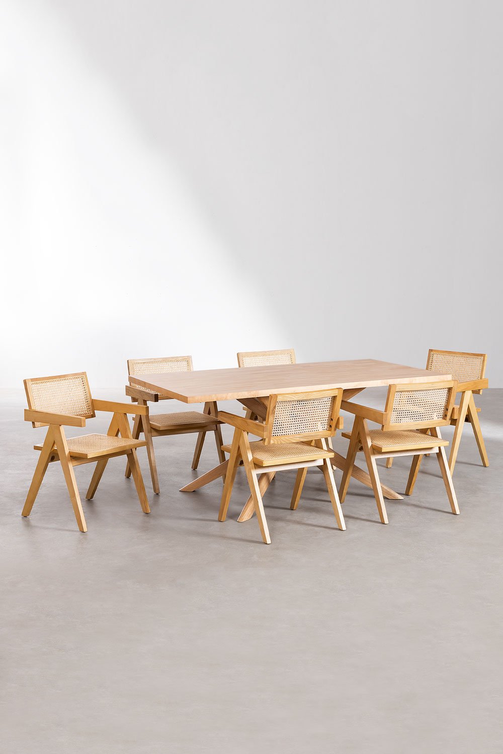 Set tavolo da pranzo rettangolare (180x90 cm) Arnaiz e 6 sedie con braccioli in legno Fresno e rattan Lali Style