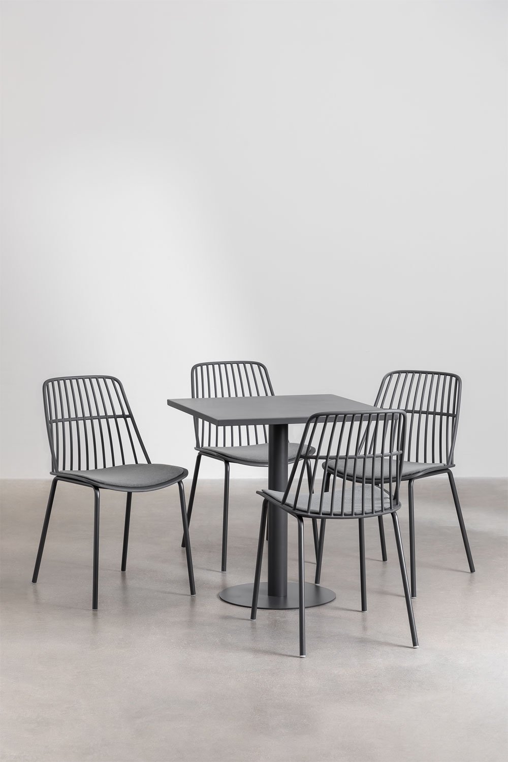 Set tavolo quadrato Mizzi 70x70 cm e 4 sedie da giardino Maeba