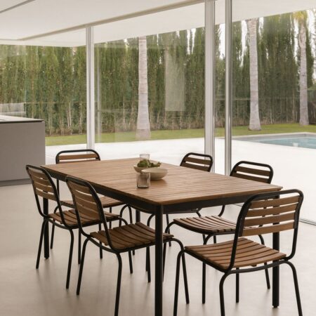 Set tavolo rettangolare 160x90 cm e 6 sedie da pranzo impilabili in acciaio e legno di acacia Artus