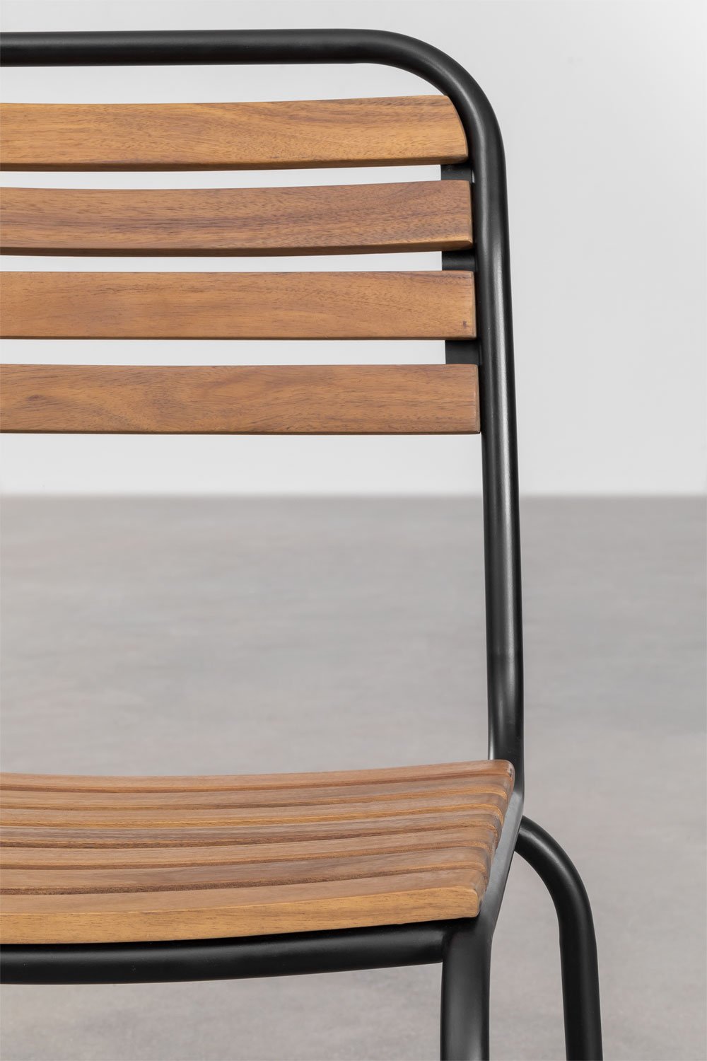 Set tavolo rettangolare 160x90 cm e 6 sedie da pranzo impilabili in acciaio e legno di acacia Artus