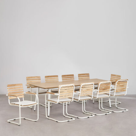 Set tavolo rettangolare (240x100 cm) e 10 sedie da giardino con braccioli in legno di teak e alluminio Lowel