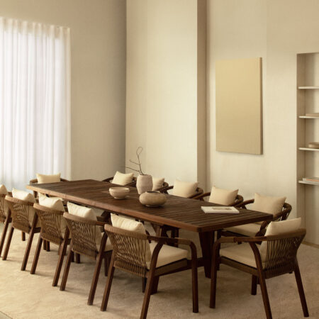 Set Tavolo Rettangolare Allungabile (200-300x100 cm) e 12 Sedie da Pranzo con Braccioli in Legno di Acacia Dubai