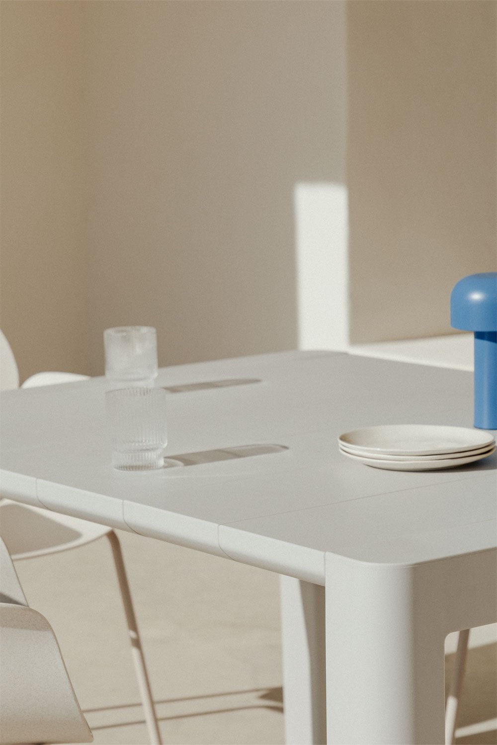 Set tavolo rettangolare Arnadine (140x100 cm) e 4 sedie da giardino Lynette