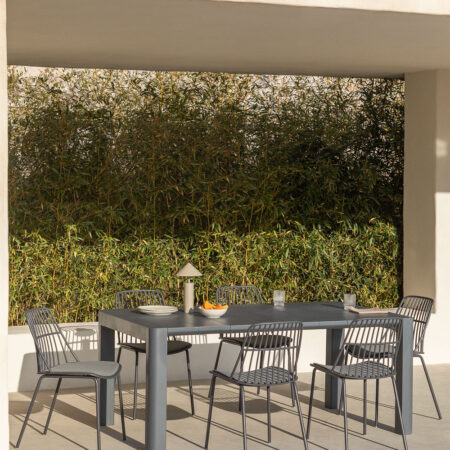 Set tavolo rettangolare Arnadine (180x100 cm) e 6 sedie da giardino Maeba