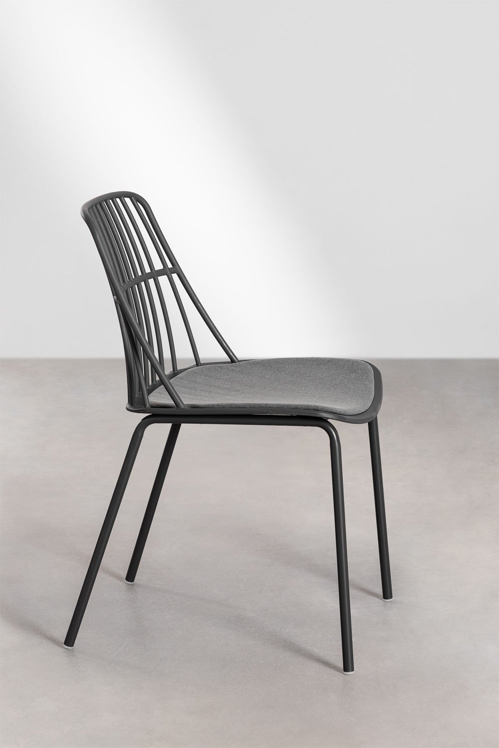 Set tavolo rettangolare (220x100 cm) Arnadine e 8 sedie da giardino Maeba