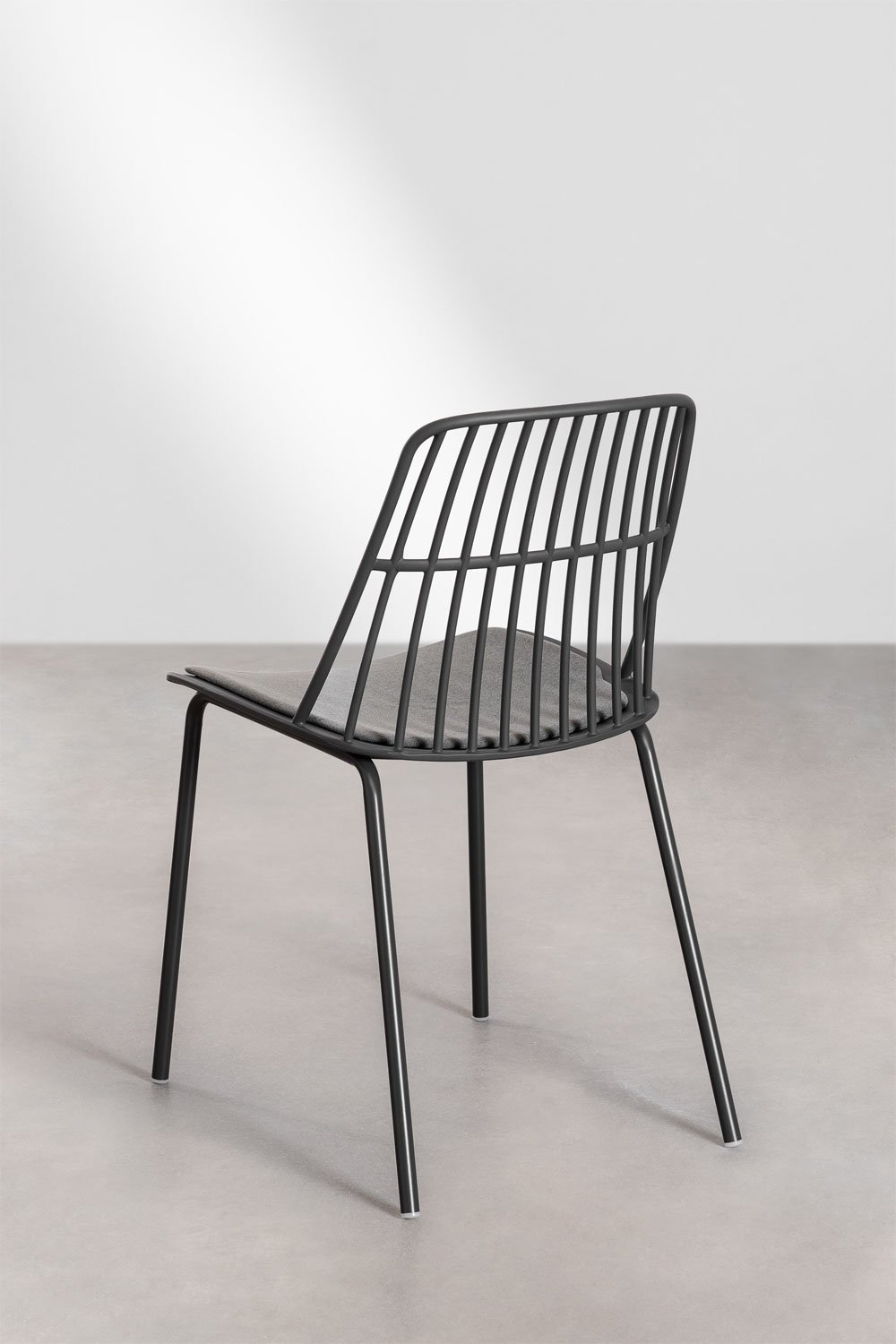 Set tavolo rettangolare (220x100 cm) Arnadine e 8 sedie da giardino Maeba