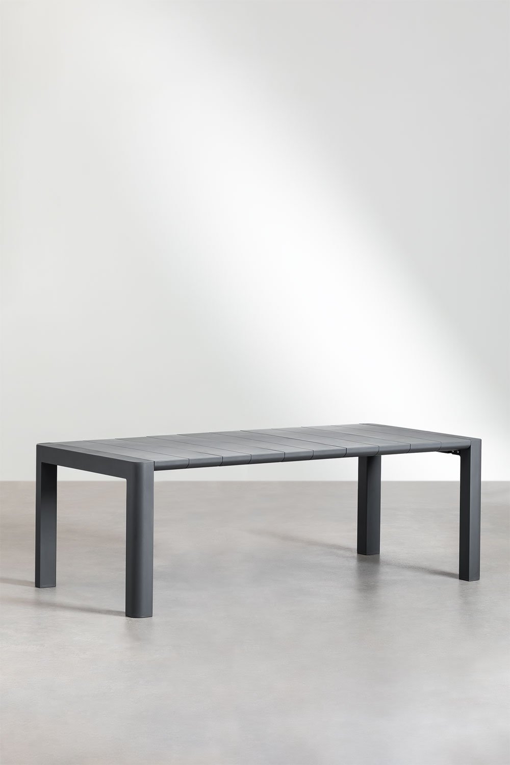 Set tavolo rettangolare Arnadine (220x100 cm) e 8 sedie da pranzo impilabili con braccioli Omara