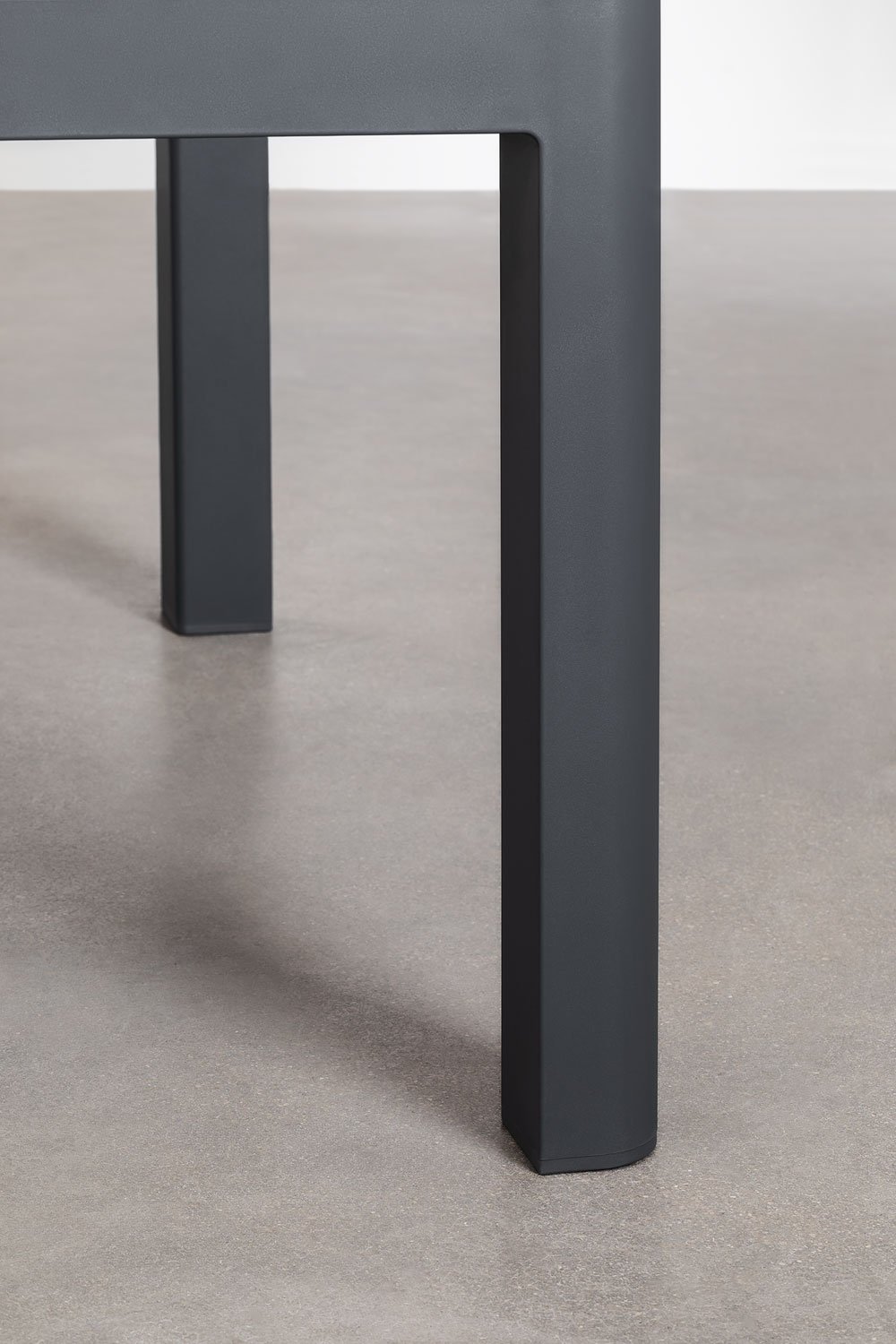 Set tavolo rettangolare Arnadine (220x100 cm) e 8 sedie da pranzo impilabili con braccioli Omara