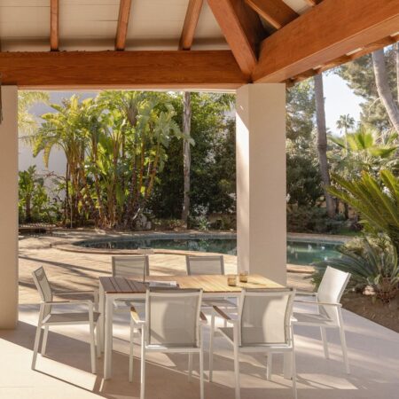 Set Tavolo Rettangolare Katiana in Alluminio e Legno Teak (160x90 cm) e 6 Sedie da Giardino in Alluminio Elvira