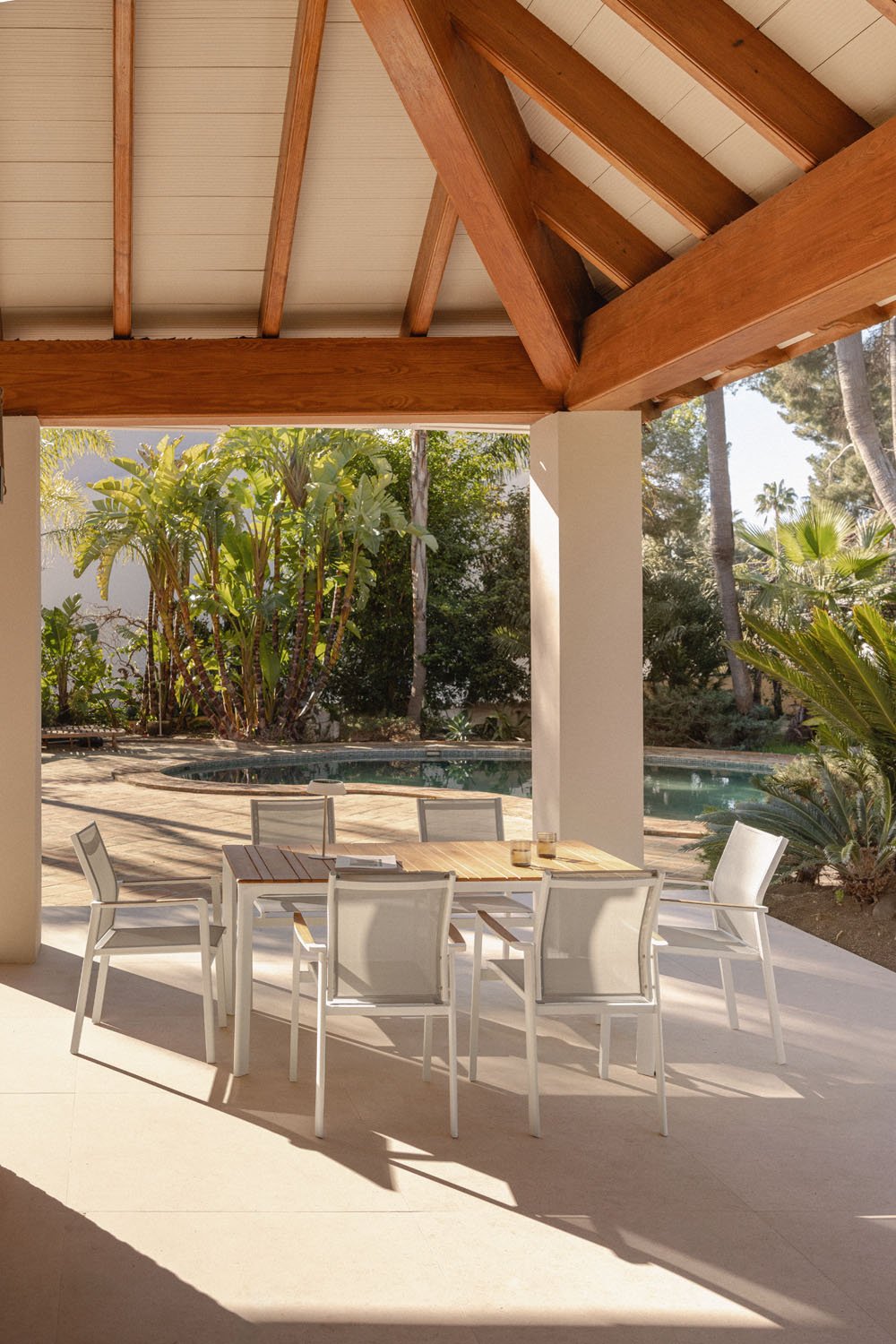 Set Tavolo Rettangolare Katiana in Alluminio e Legno Teak (160x90 cm) e 6 Sedie da Giardino in Alluminio Elvira