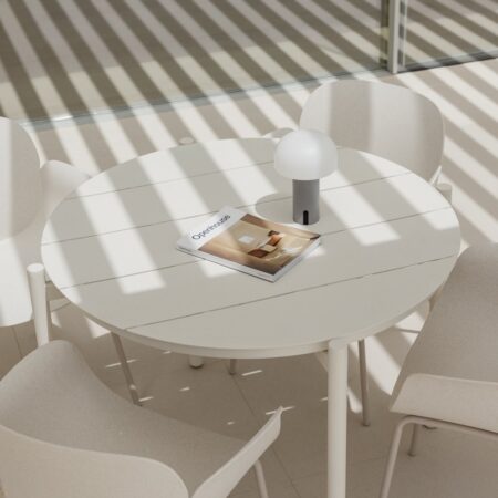 Set tavolo rotondo in alluminio Elton (Ø110 cm) e 4 sedie da giardino Lynette