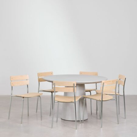 Set tavolo rotondo in cemento Noemi (Ø120 cm) e 6 sedie da pranzo Debie in legno e acciaio