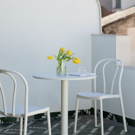 Set composto da Tavolo Tondo (Ø70 cm) e 2 Sedie da Giardino Mizzi
