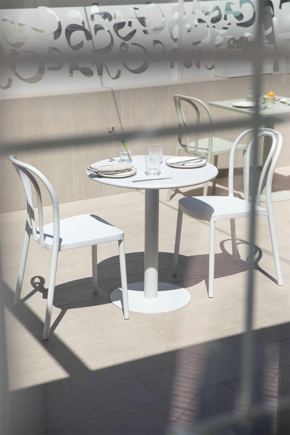 Set composto da Tavolo Tondo (Ø70 cm) e 2 Sedie da Giardino Mizzi