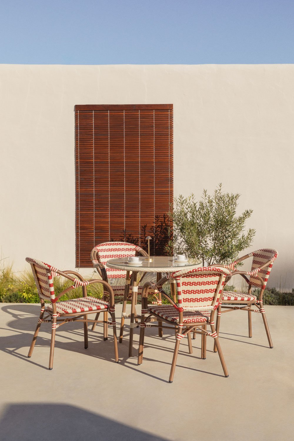Set tavolo rotondo Ø80 cm Brielle Bistro e 4 sedie da giardino con braccioli in rattan sintetico e alluminio Solange Bistro