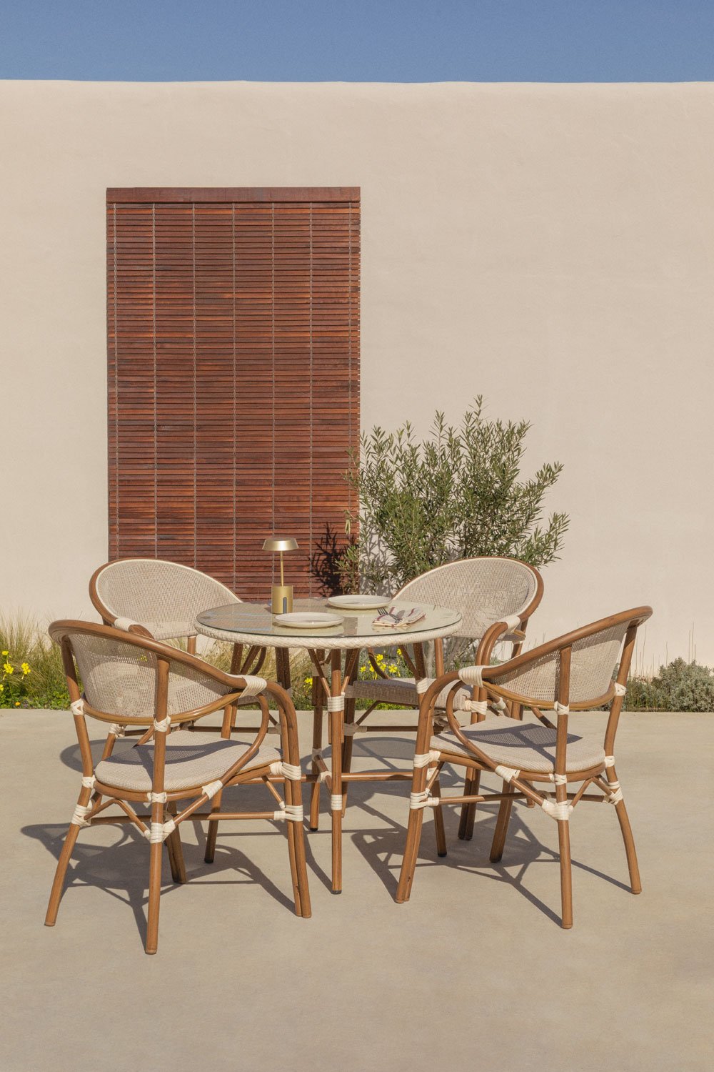 Set tavolo rotondo Brielle Bistro Ø80 cm e 4 sedie da giardino impilabili con braccioli in textilene e alluminio