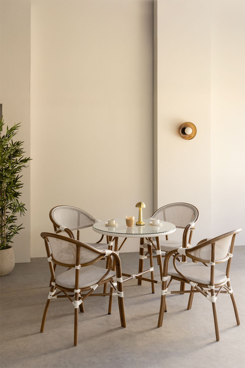 Set tavolo rotondo Ø80 cm e 4 sedie impilabili con braccioli in textilene e alluminio Brielle Bistro
