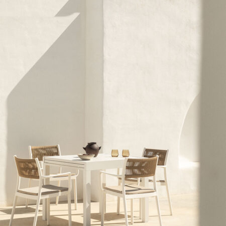 Set Tavolo Starmi Allungabile Rettangolare in Alluminio (90-180x90 cm) e 4 Sedie da Giardino Impilabili Favila con Braccioli