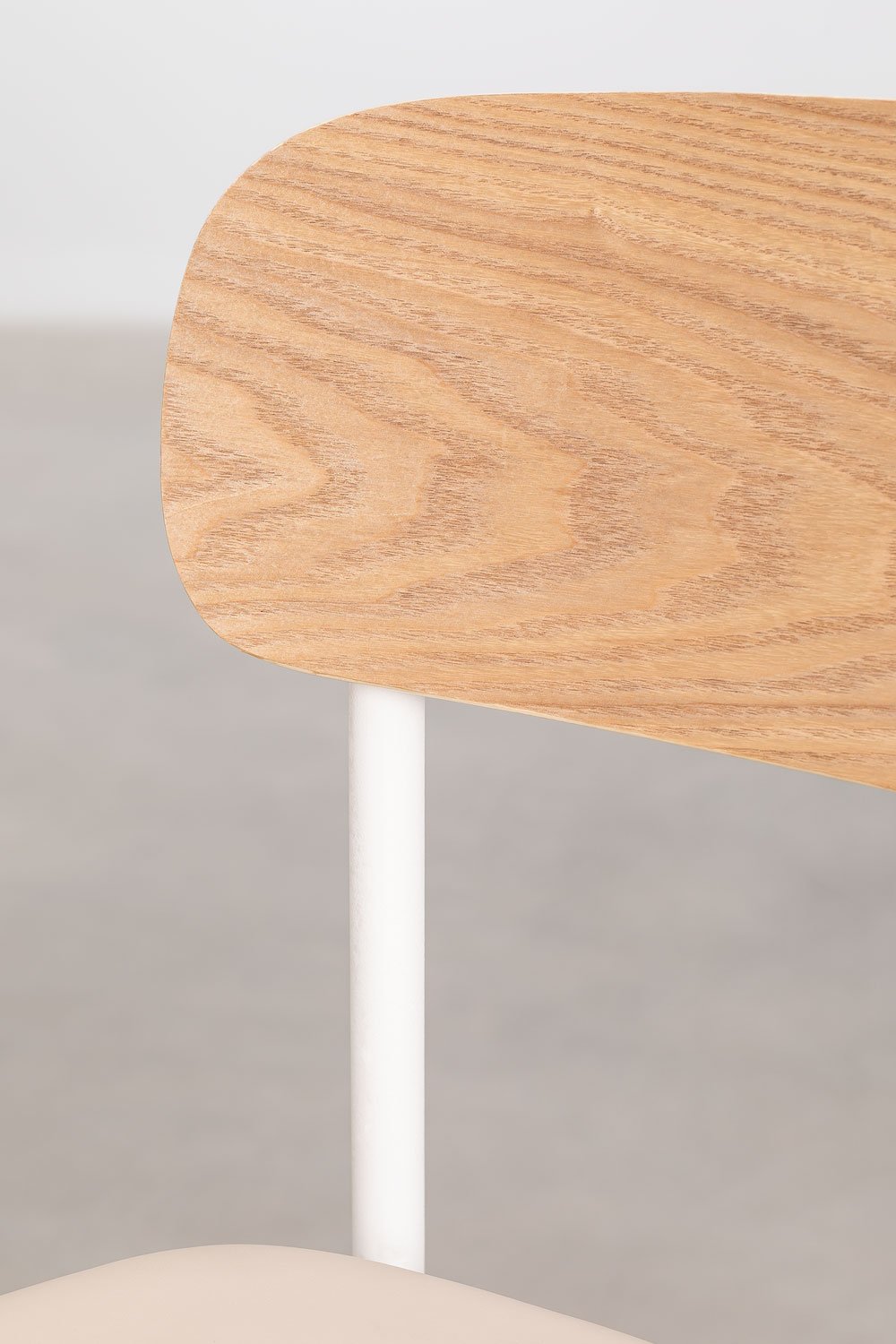 Sgabello impilabile alto 65 cm in ferro e legno Wilpier