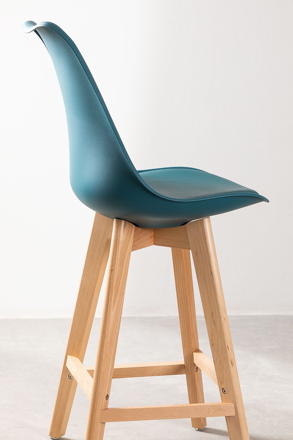 Sgabello alto con cuscino in ecopelle Nordic
