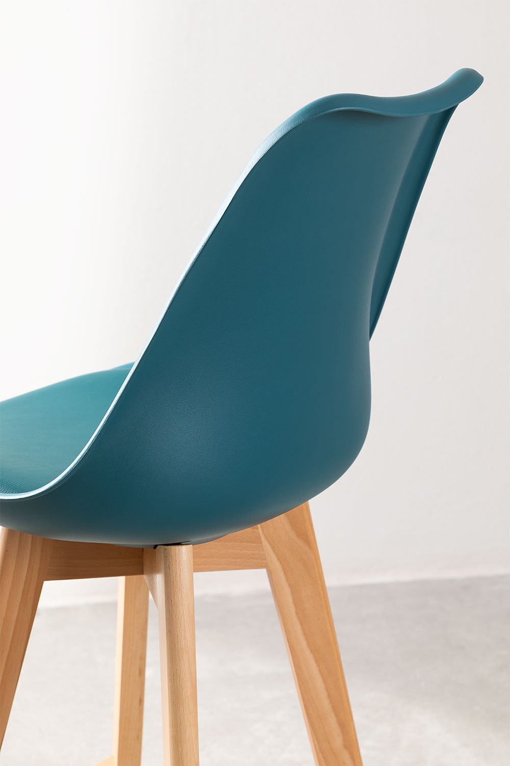 Sgabello alto con cuscino in ecopelle Nordic