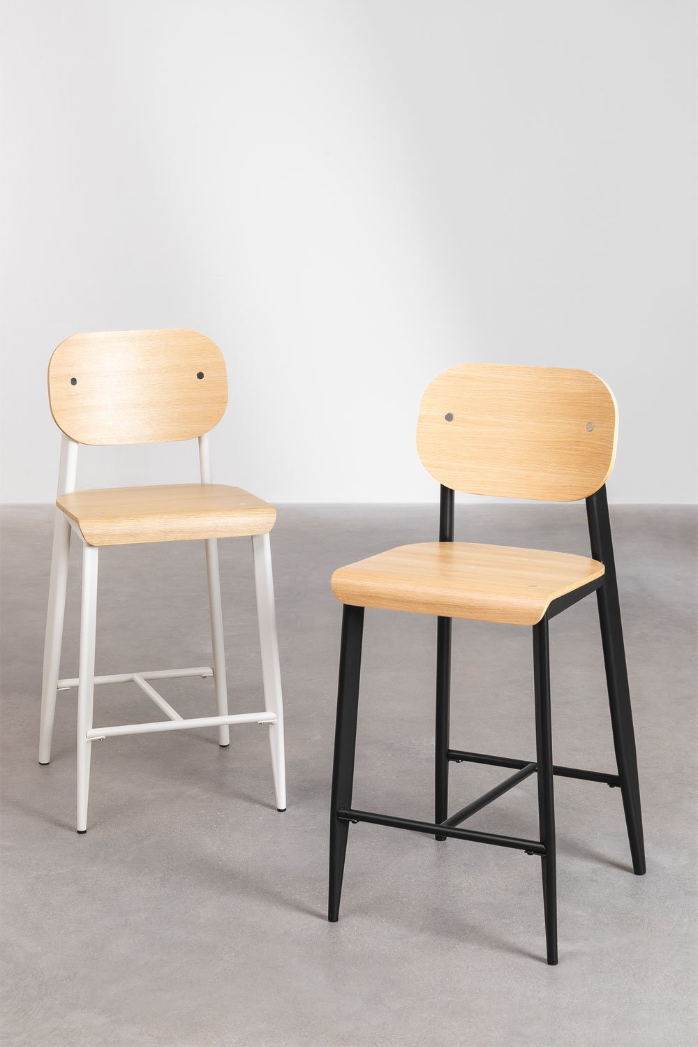Sgabello alto in impiallacciato rovere (67 cm) E