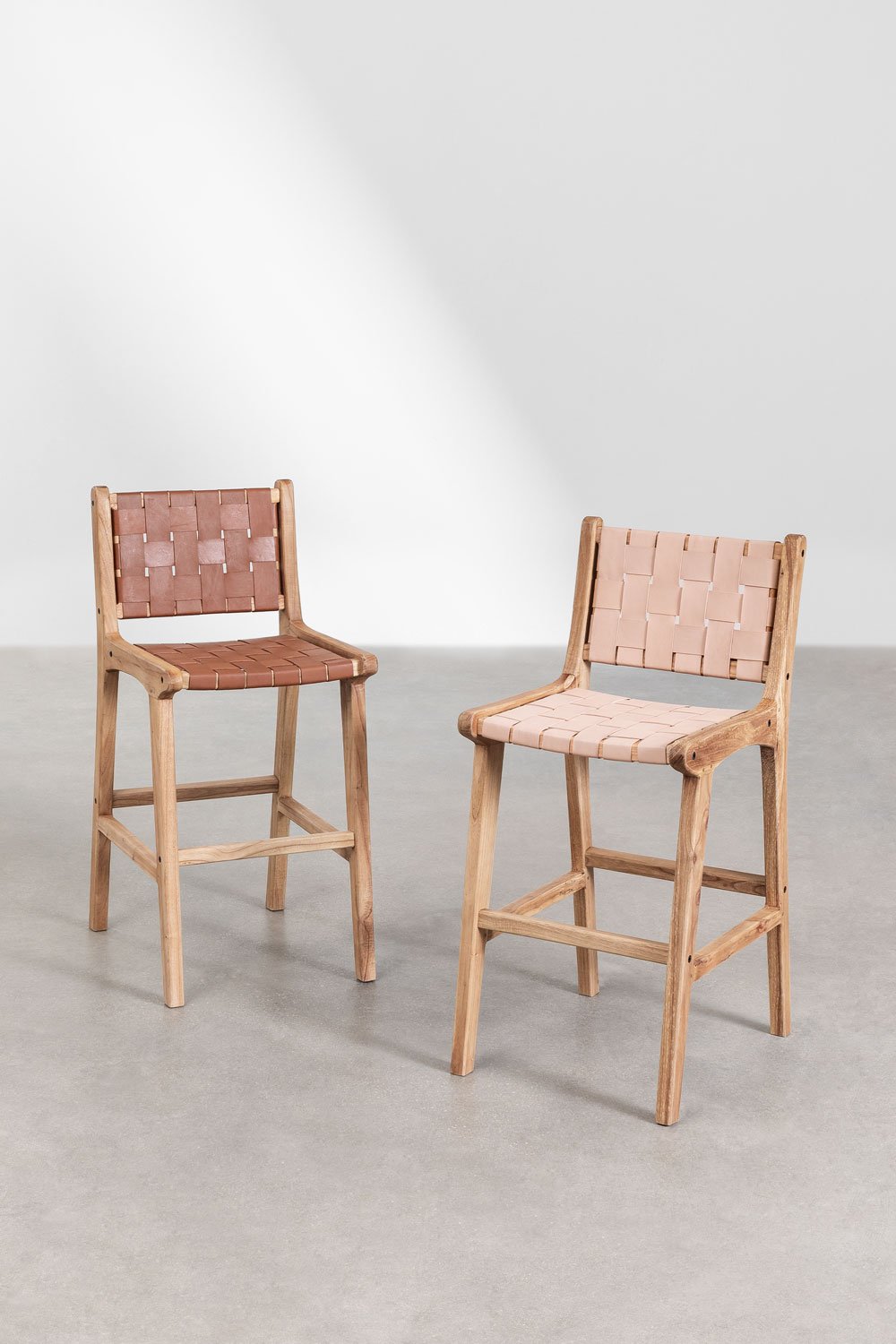 Sgabello alto 60 cm in legno e pelle Zaid