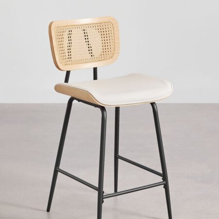 Sgabello alto in legno, rattan e similpelle Raysa