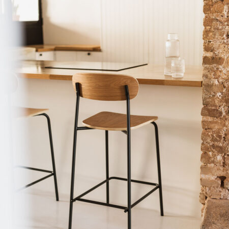 Sgabello alto in legno (64,5 cm) Wilpier
