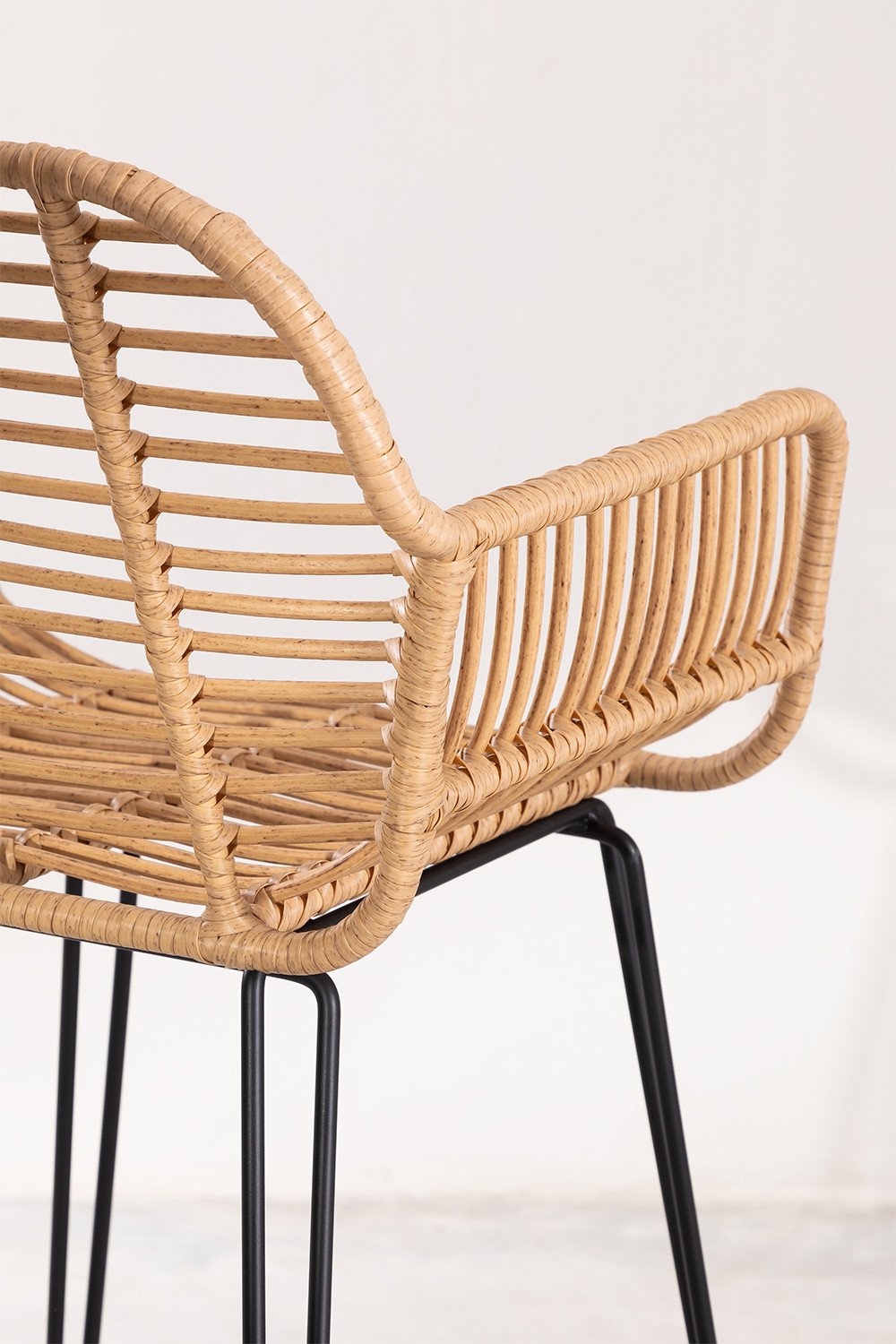 Sgabello alto in rattan sintetico Eska