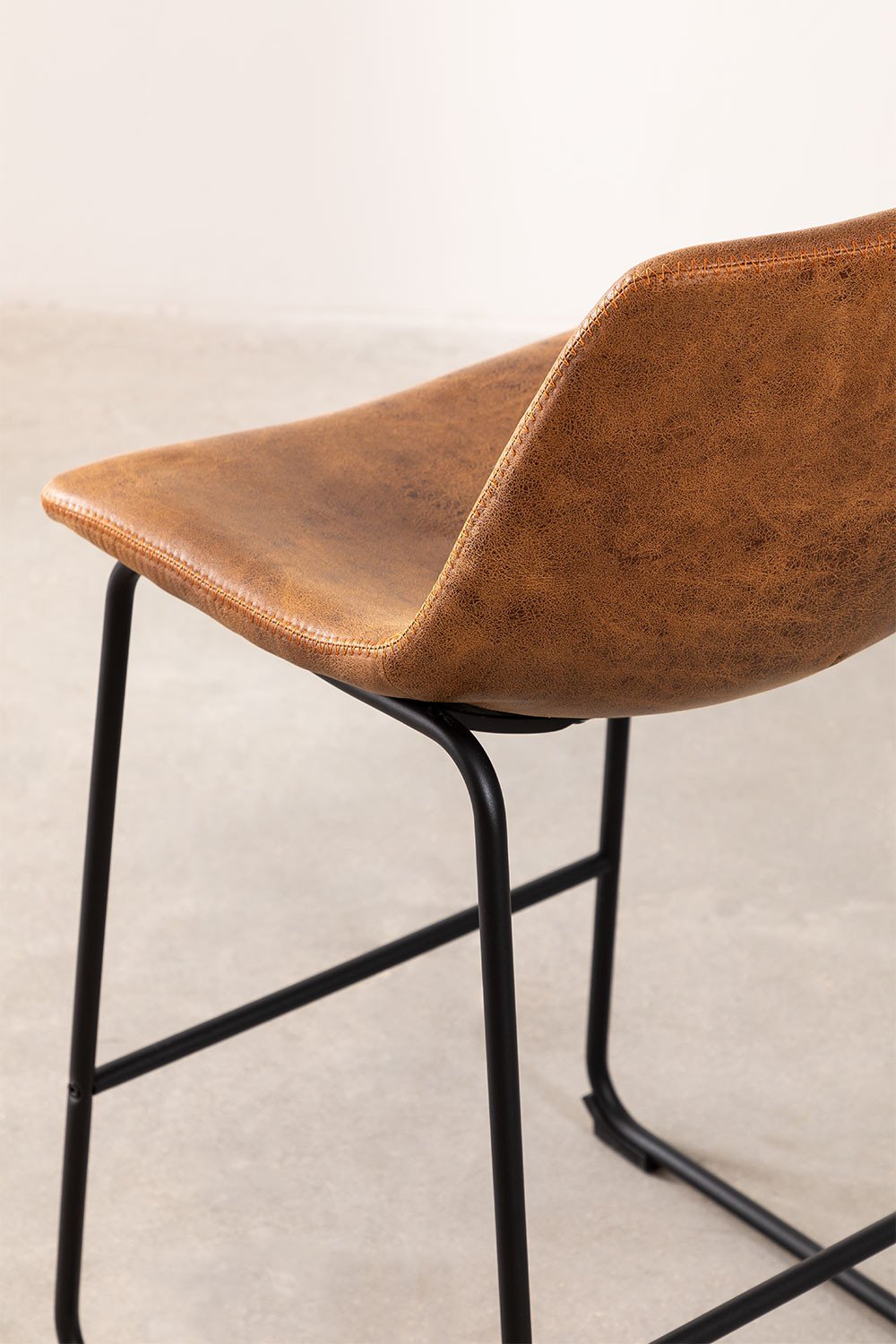 Sgabello alto rivestito in similpelle Ody Style
