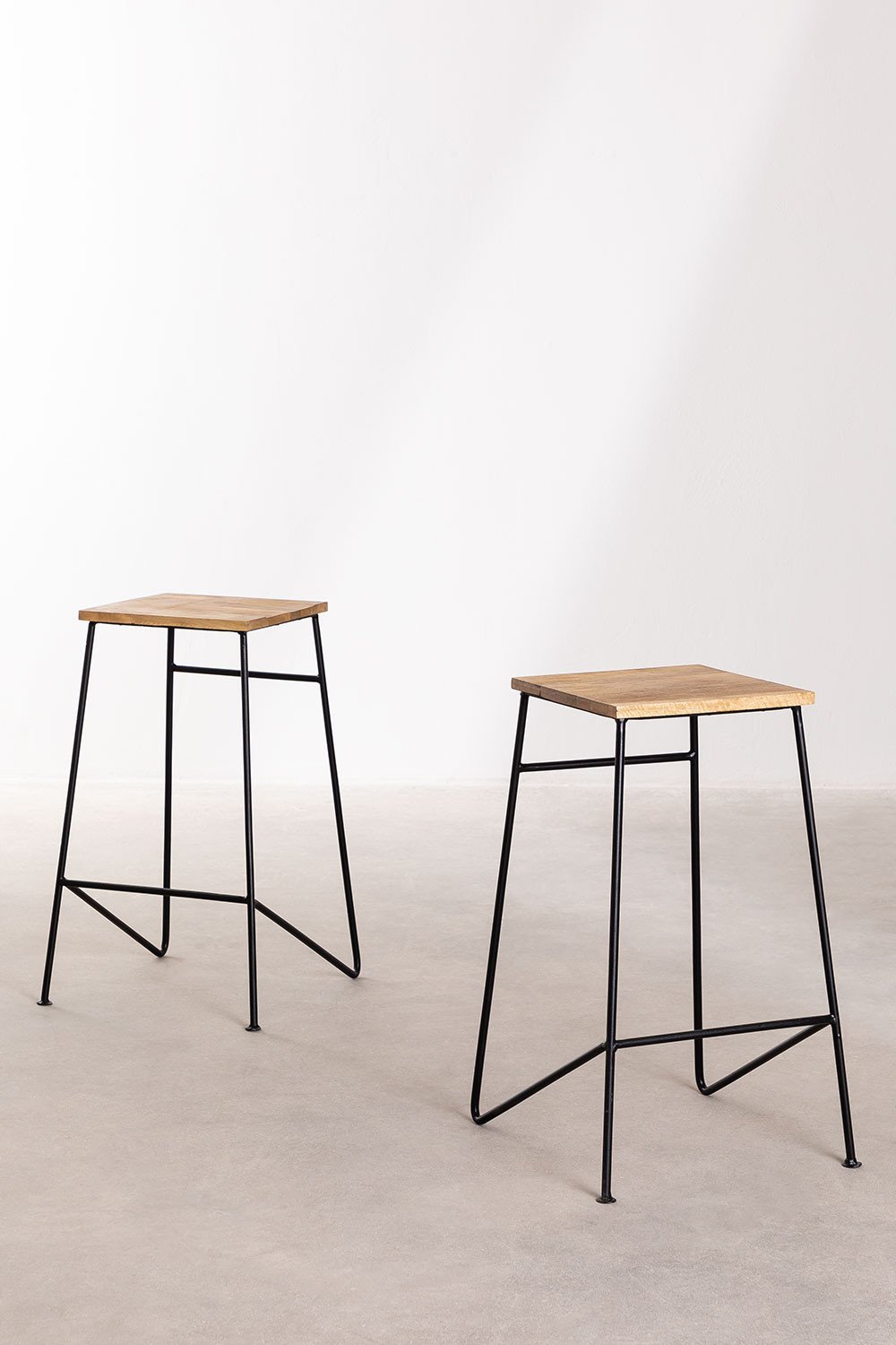 Sgabello alto in metallo Strox