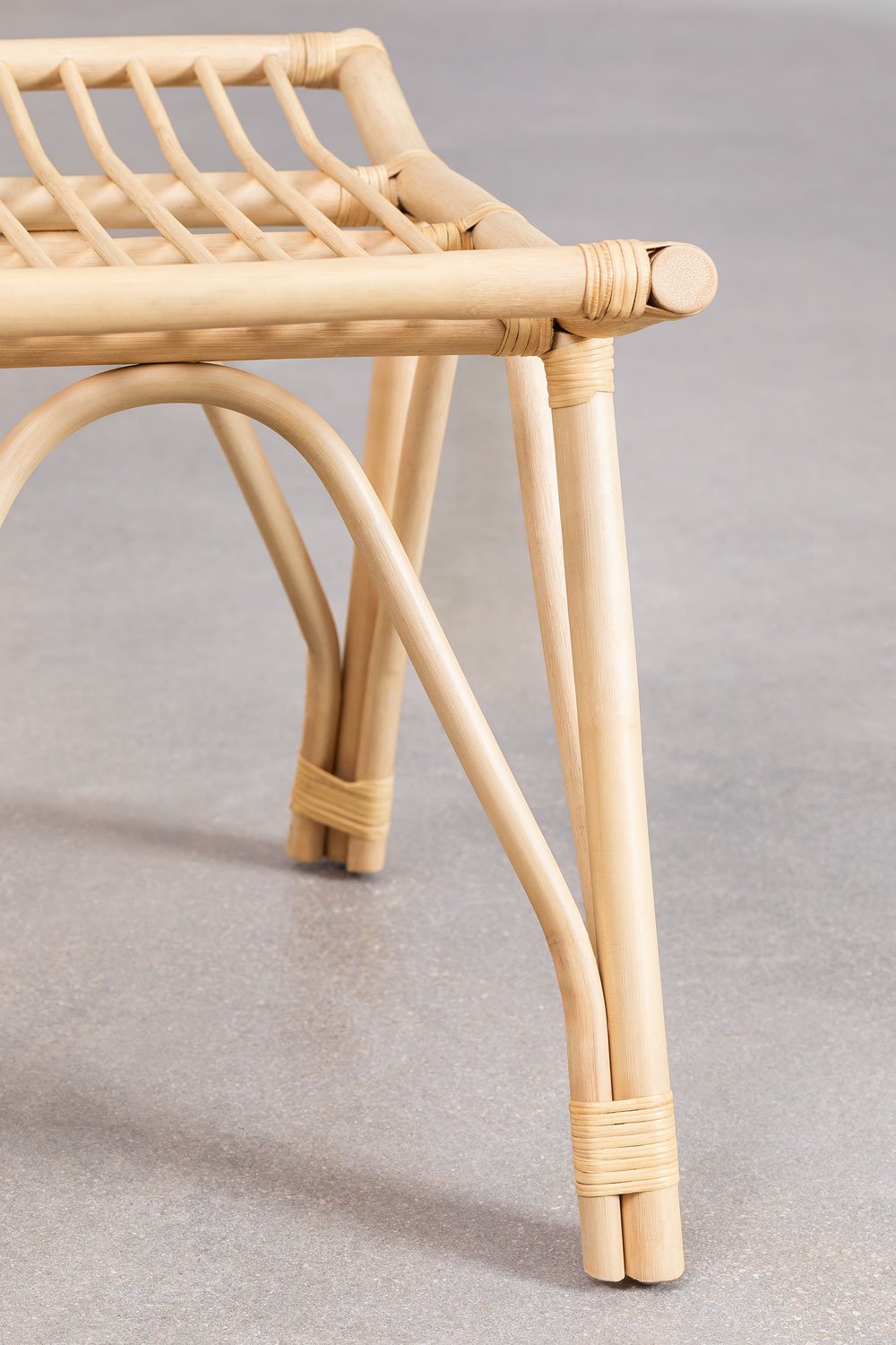 Sgabello basso in rattan Trevijon