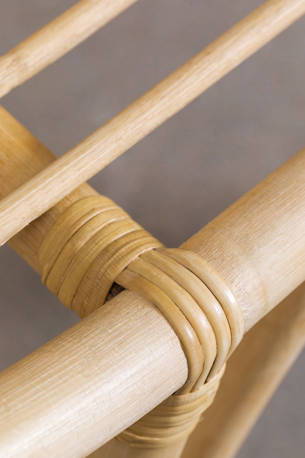 Sgabello basso in rattan Trevijon
