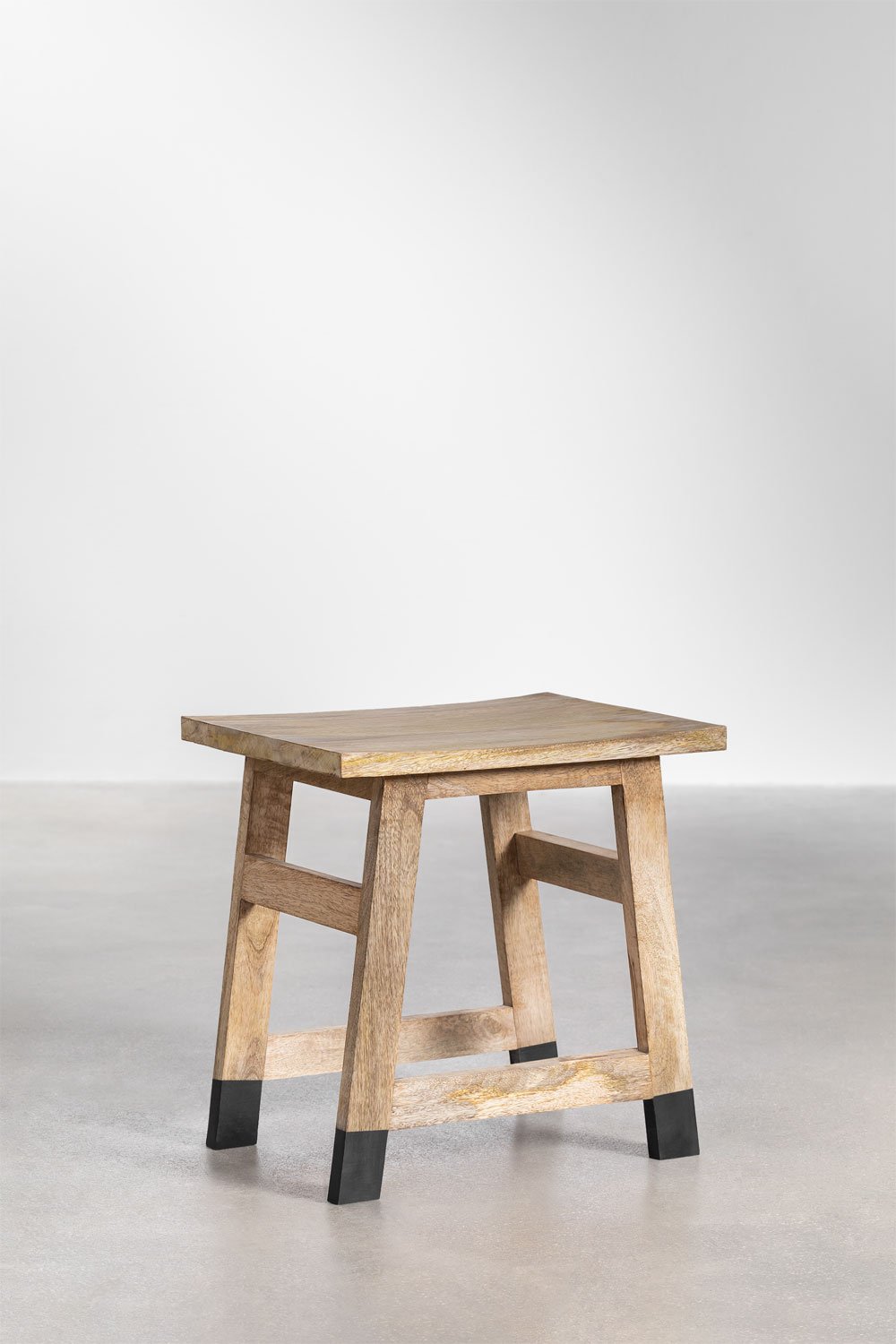 Sgabello basso in legno di mango Pid