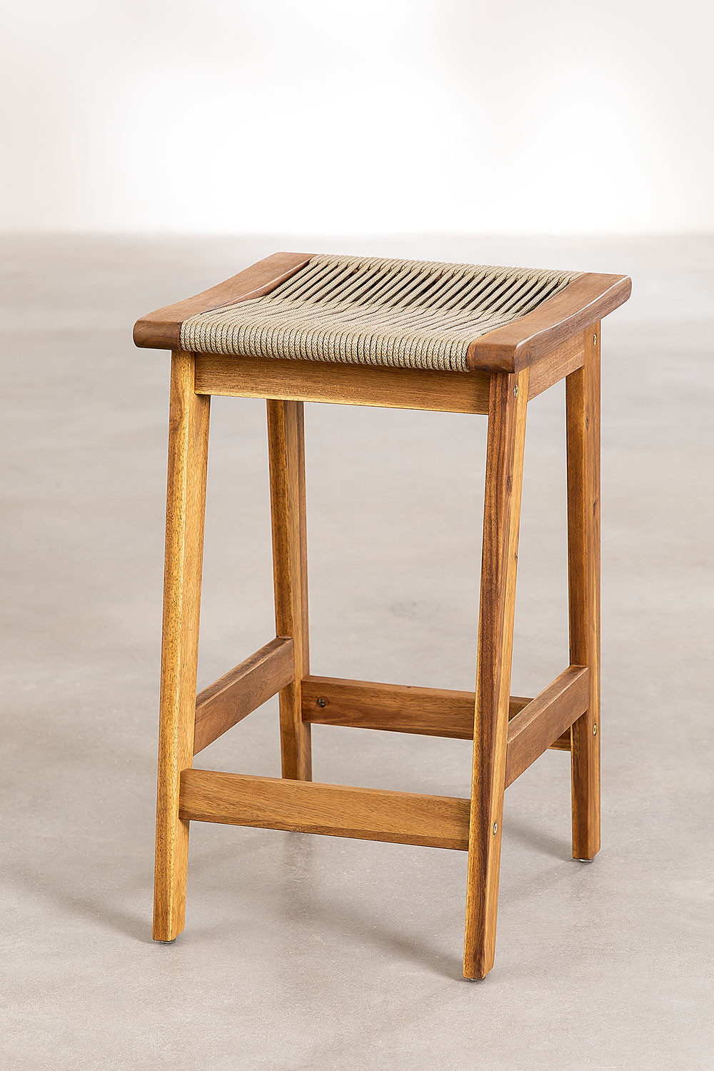 Sgabello alto da giardino 65 cm in legno di acacia e corda intrecciata Tenay