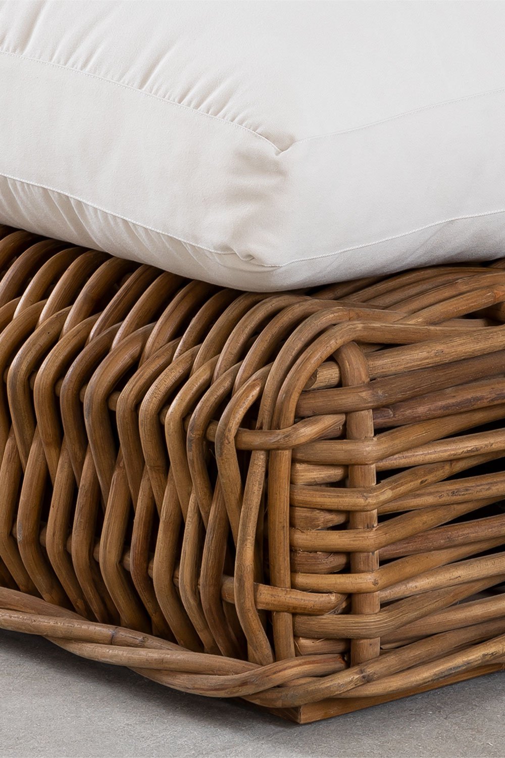 Divano componibile chaise longue sinistro 3 pezzi e pouf in rattan Milu